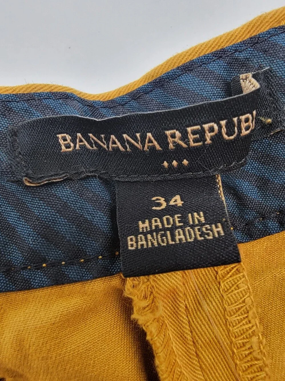 NEW Banana Republic Deck Shorts Chino Gold Yellow Cotton Casual Mens 34 NWT 9